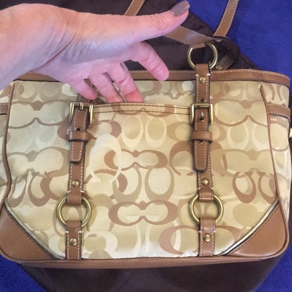 EUC Coach Tote - Picture 3 of 8